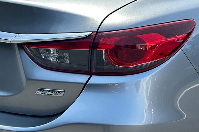 Used 2015 Snowflake White Pearl Mica Mazda i Sport image 7