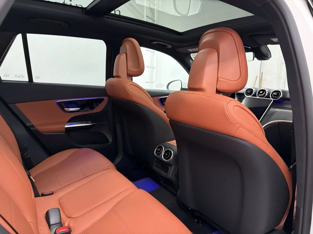 New 2027 White Mercedes-Benz GLC 300 image 27