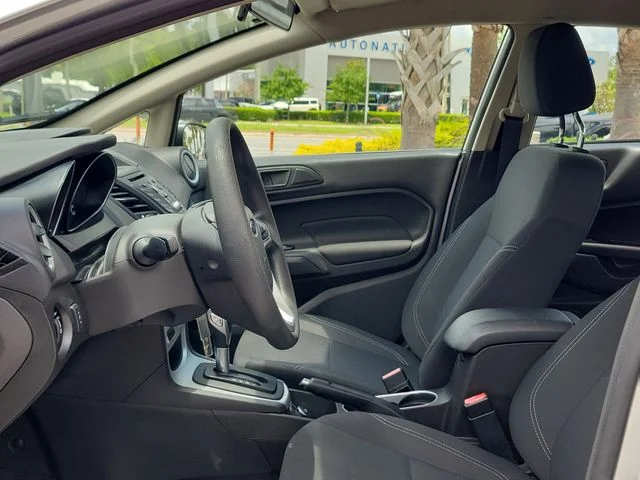 Used 2019 Ingot Silver Ford SE image 2