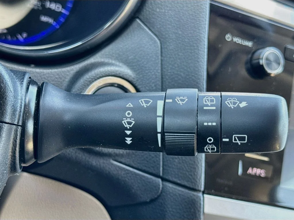 Used 2017 Green Subaru 2.5i image 13