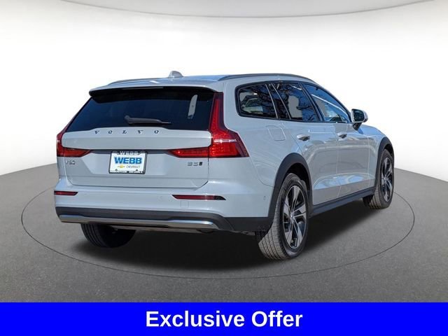 2025 Volvo V60 Cross Country Plus - Photo 12