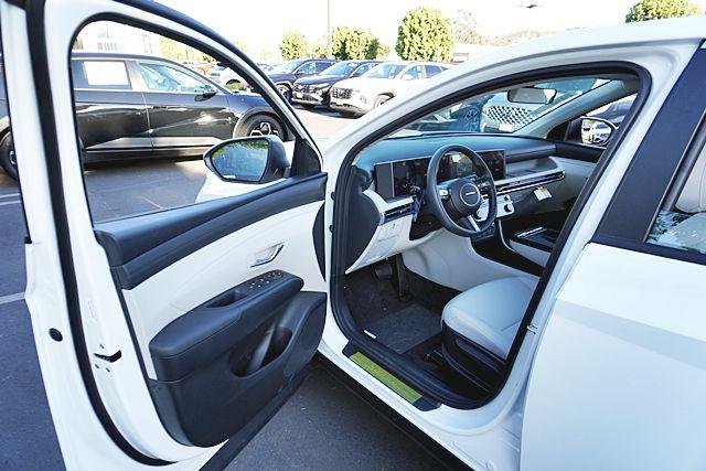 New 2026 White Hyundai Blue image 38