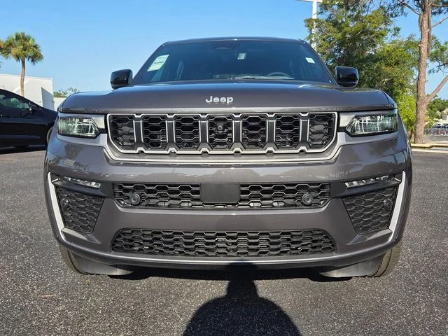 New 2026 Baltic Gray Metallic Clear-Coat Exterior Paint Jeep Limited image 4