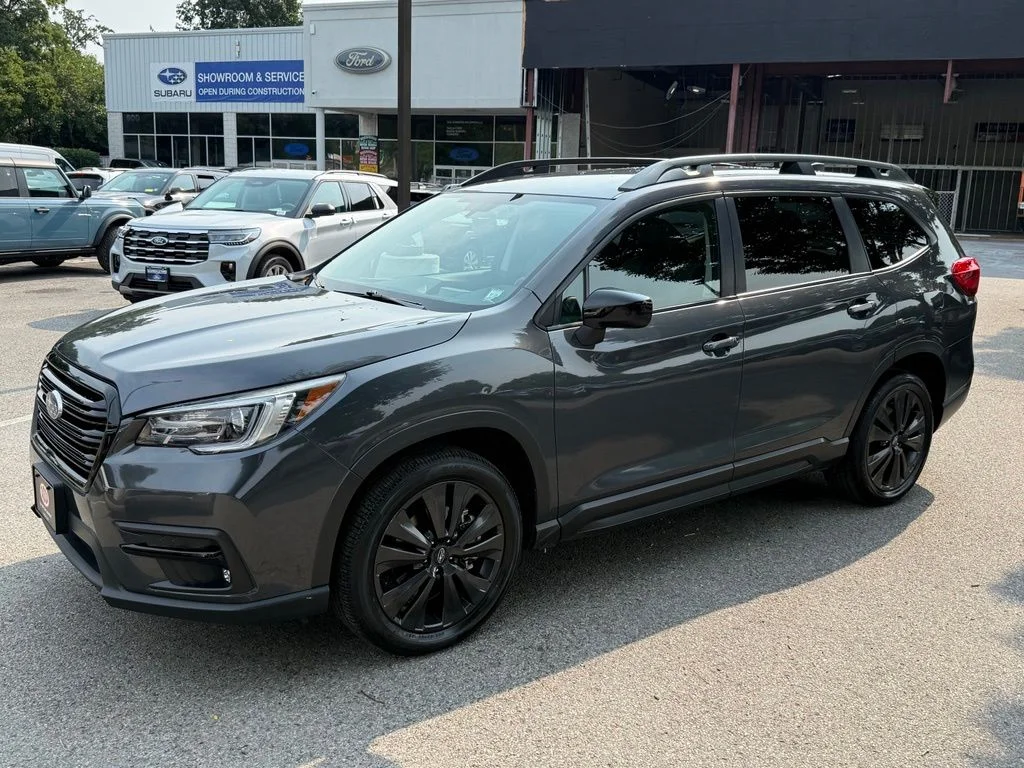 Used 2022 Gray Subaru Onyx Edition image 4