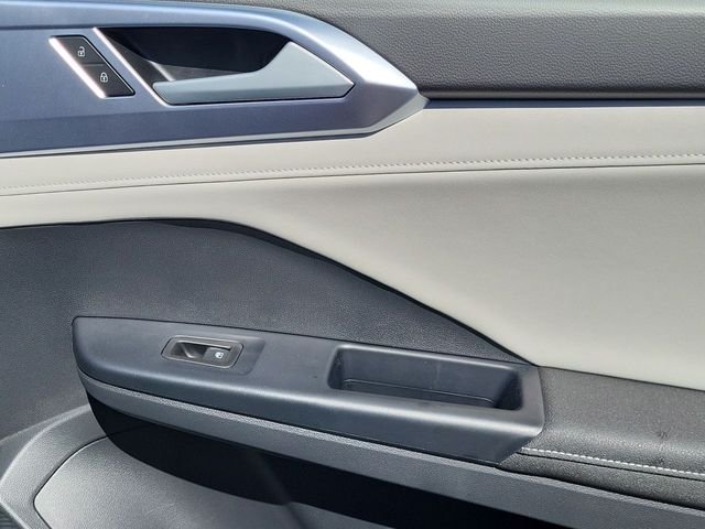 2025 Volkswagen Taos SE - Photo 18
