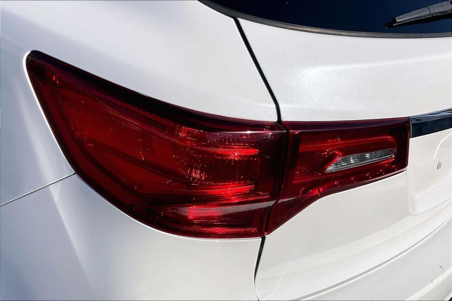 Used 2020 Platinum White Pearl Acura  image 27