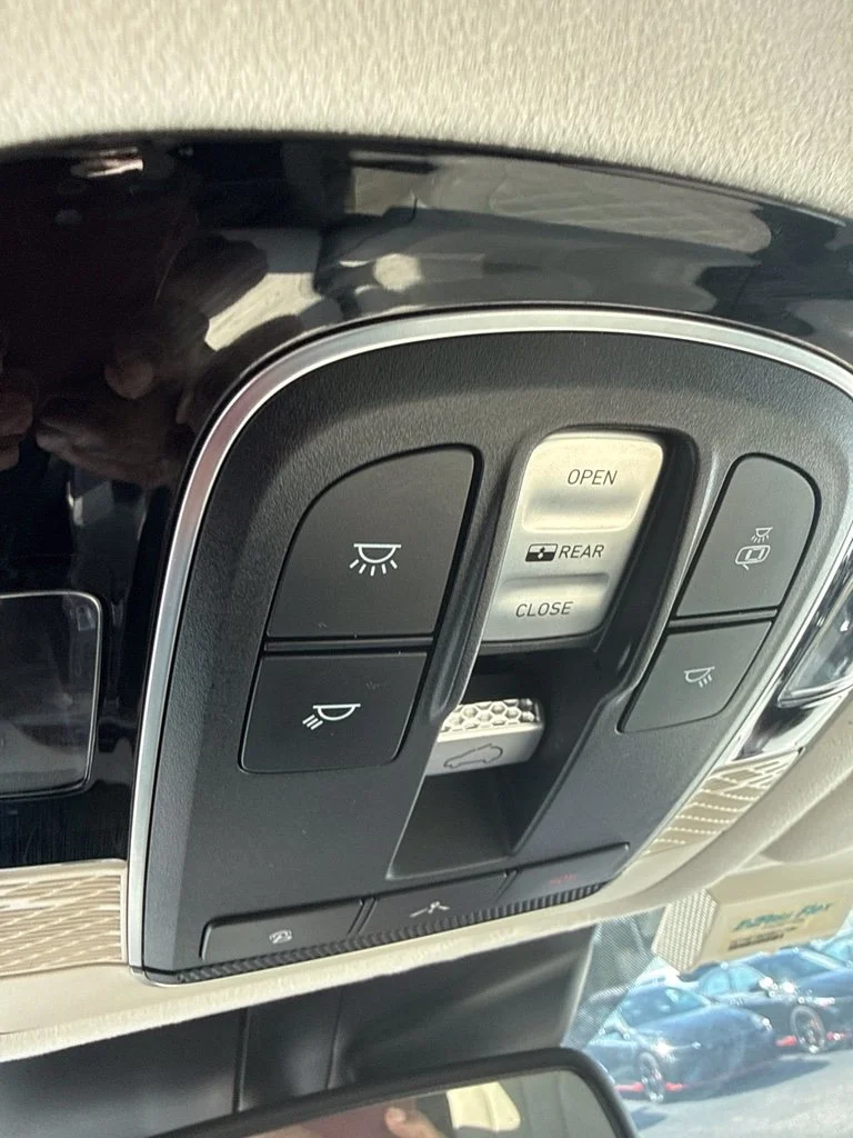 Used 2020 Black Hyundai Limited image 7