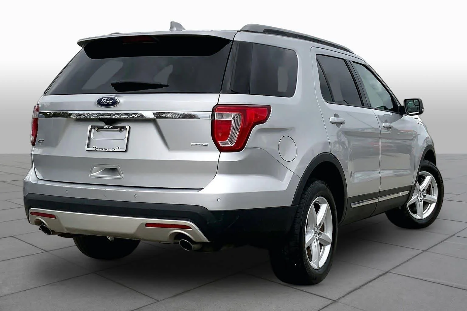 Used 2017 Ingot Silver Metallic Ford XLT image 13