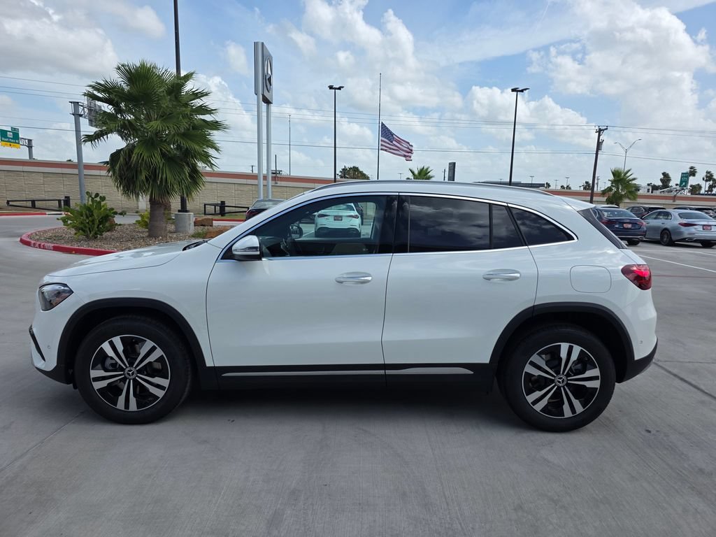 New 2026 Polar White Mercedes-Benz GLA 250 image 34