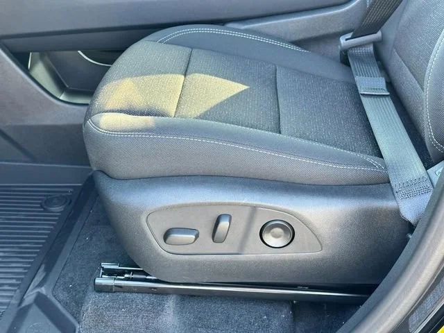 New 2026 Mosaic Black Metallic Chevrolet LT image 12