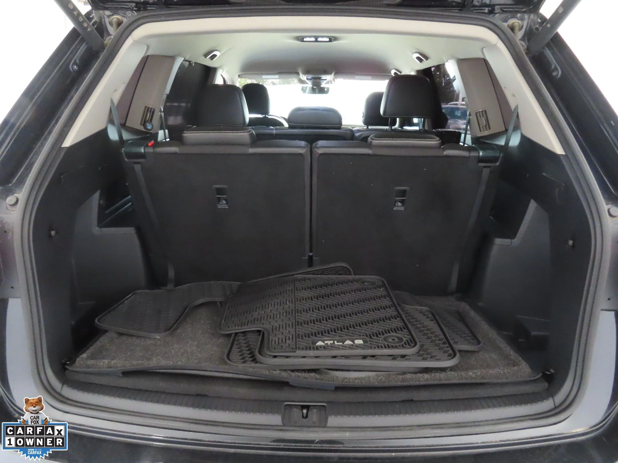 Used 2024 Black Volkswagen 2.0T SE w/Technology image 23