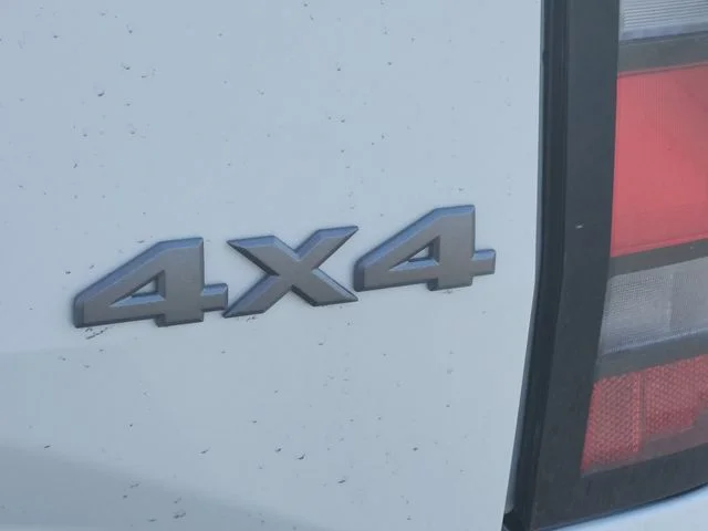 New 2026 Glacier White Nissan Crew Cab SV image 7