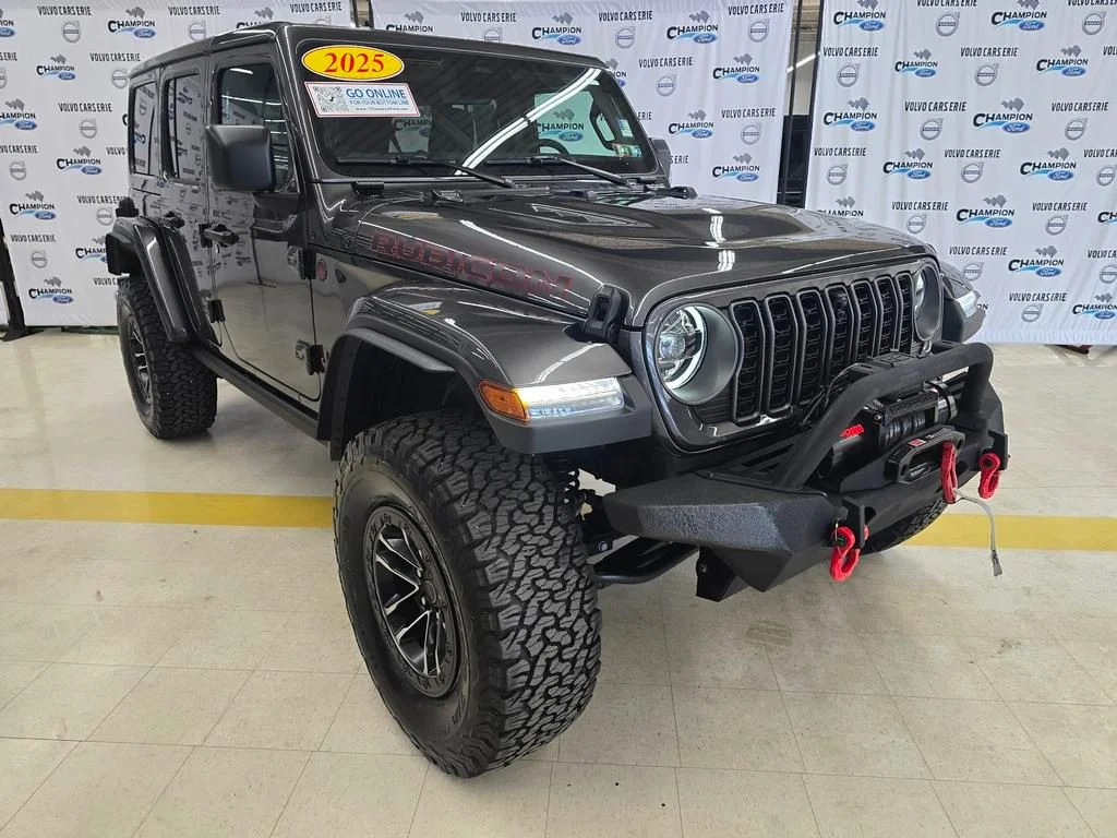 Used 2025 Granite Crystal Clearcoat Metallic Jeep Rubicon image 1