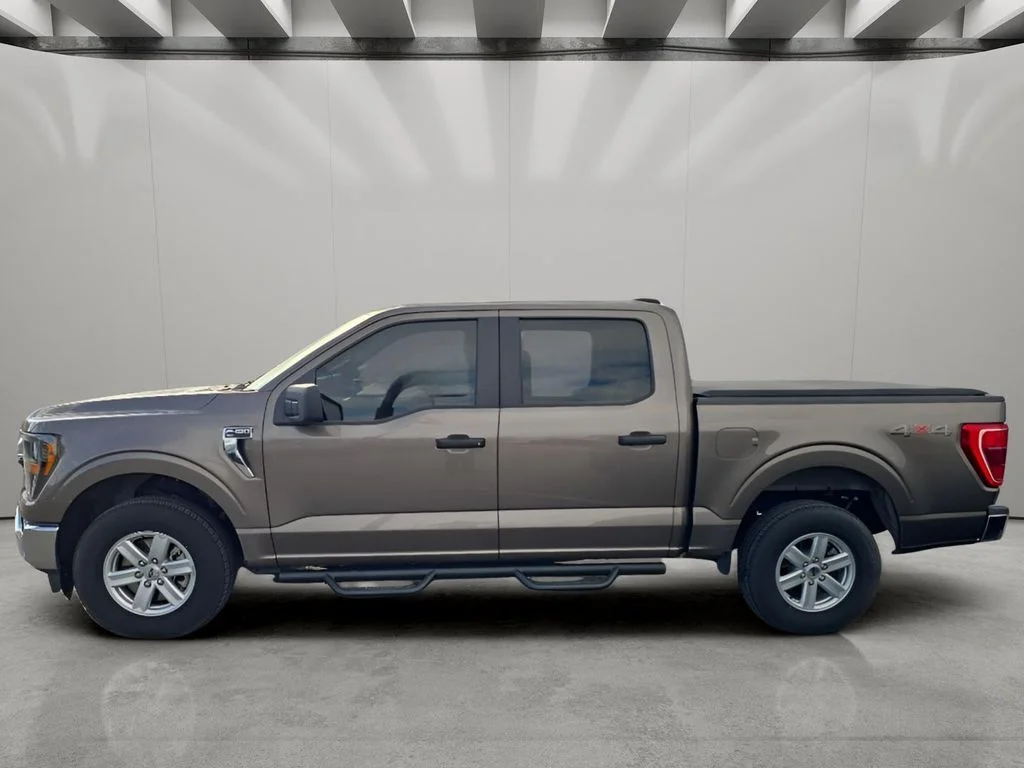 Used 2023 Brown Ford XLT image 2