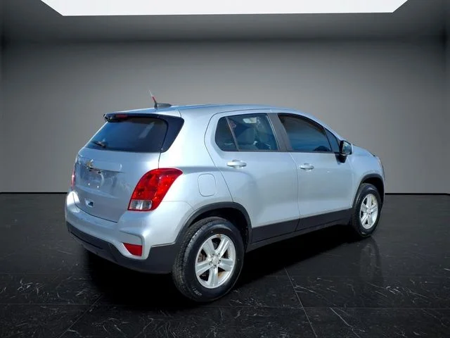 Used 2017 Silver Chevrolet LS image 3