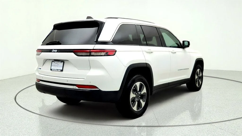 Used 2023 Bright White Clearcoat Jeep 4x4 image 5