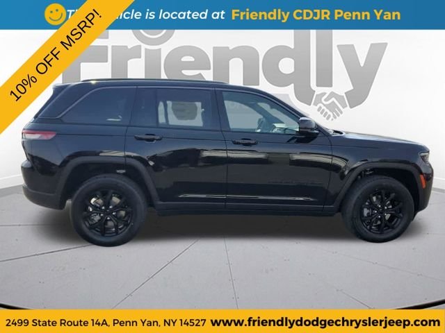 New 2026 Diamond Black Crystal Pearl-Coat Exterior Paint Jeep Altitude image 6