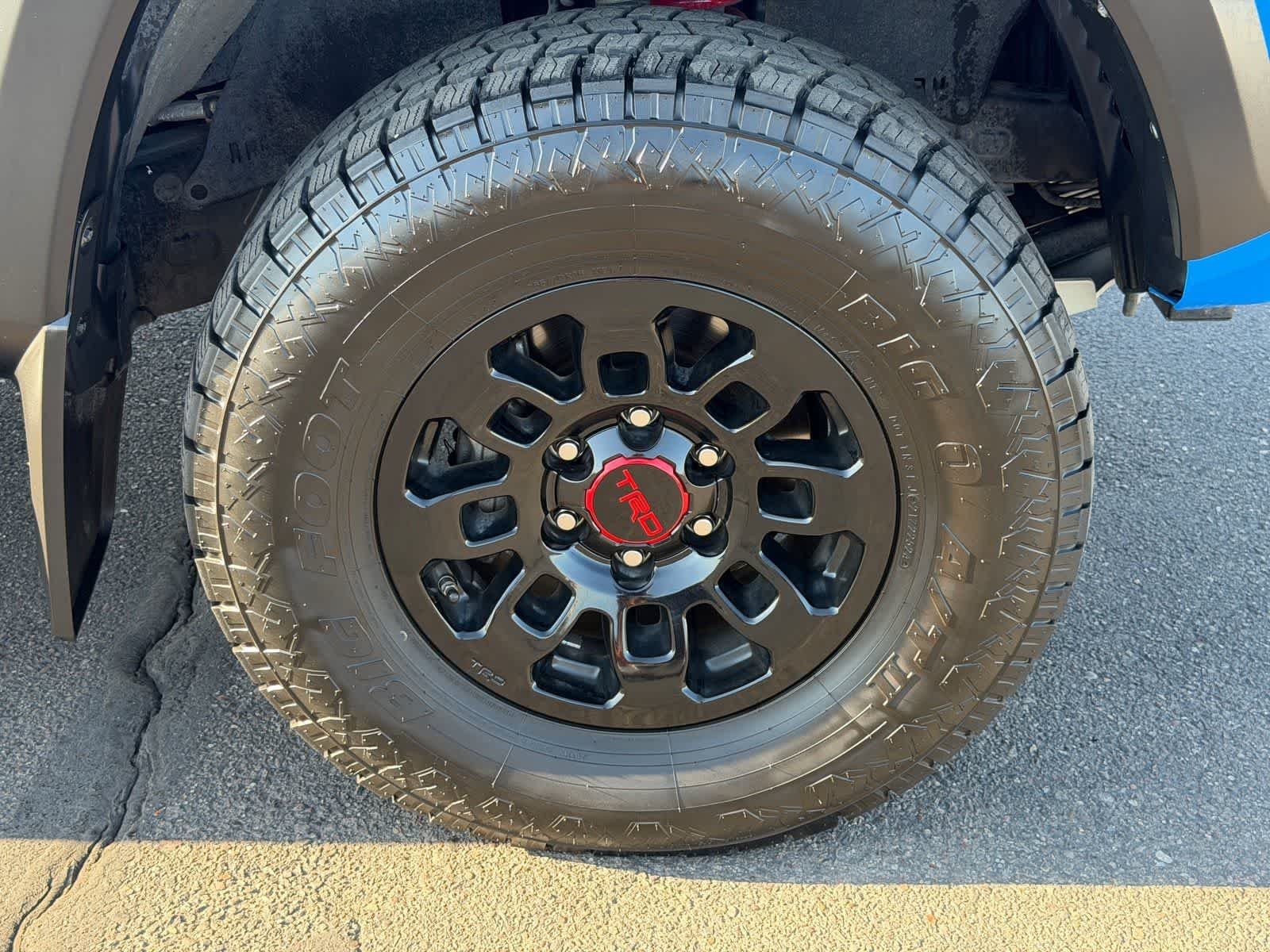Used 2019 Midnight Black Metallic Toyota SR5 image 9