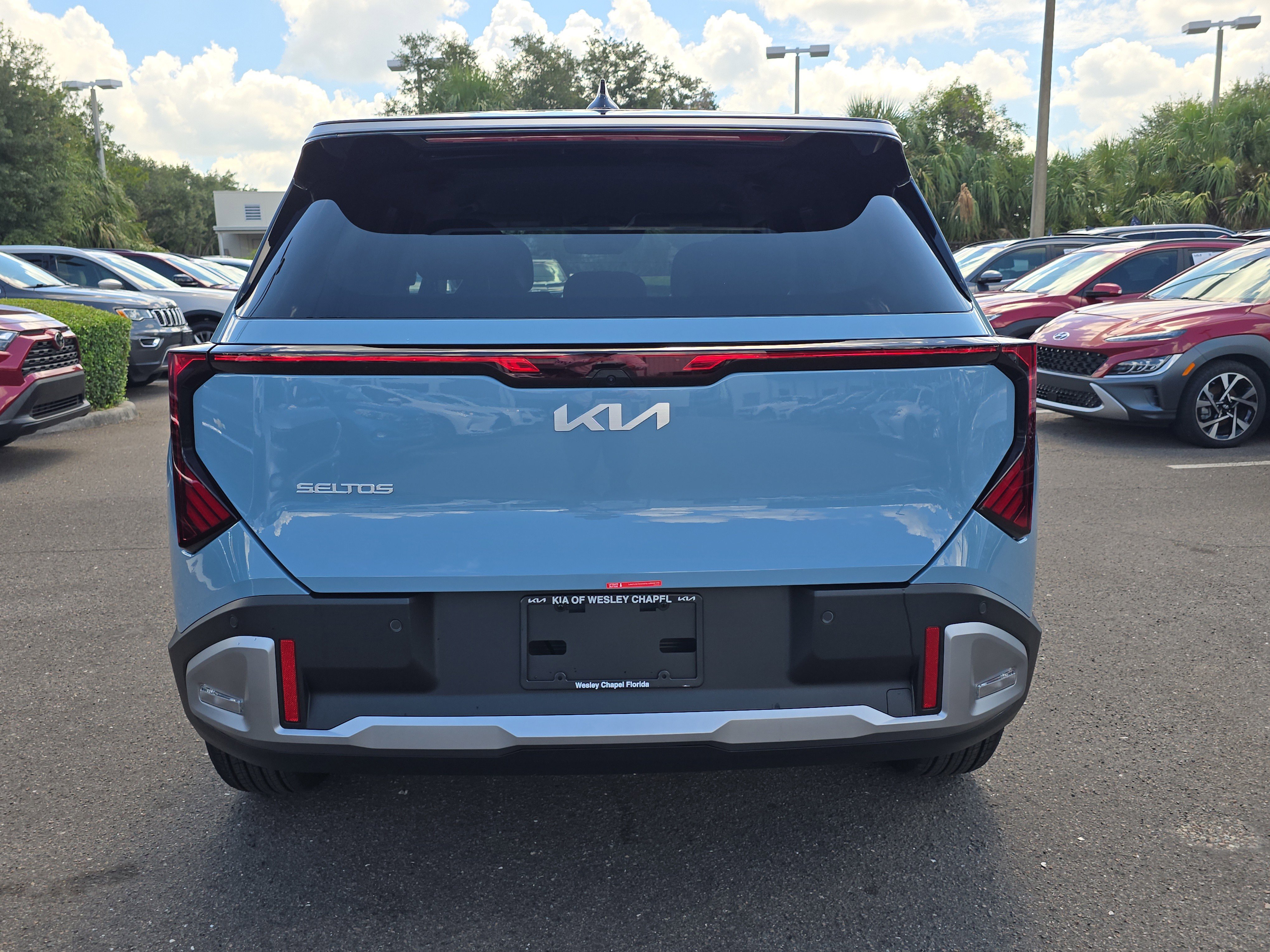 New 2027 Frost Blue / Black Roof Kia S image 7