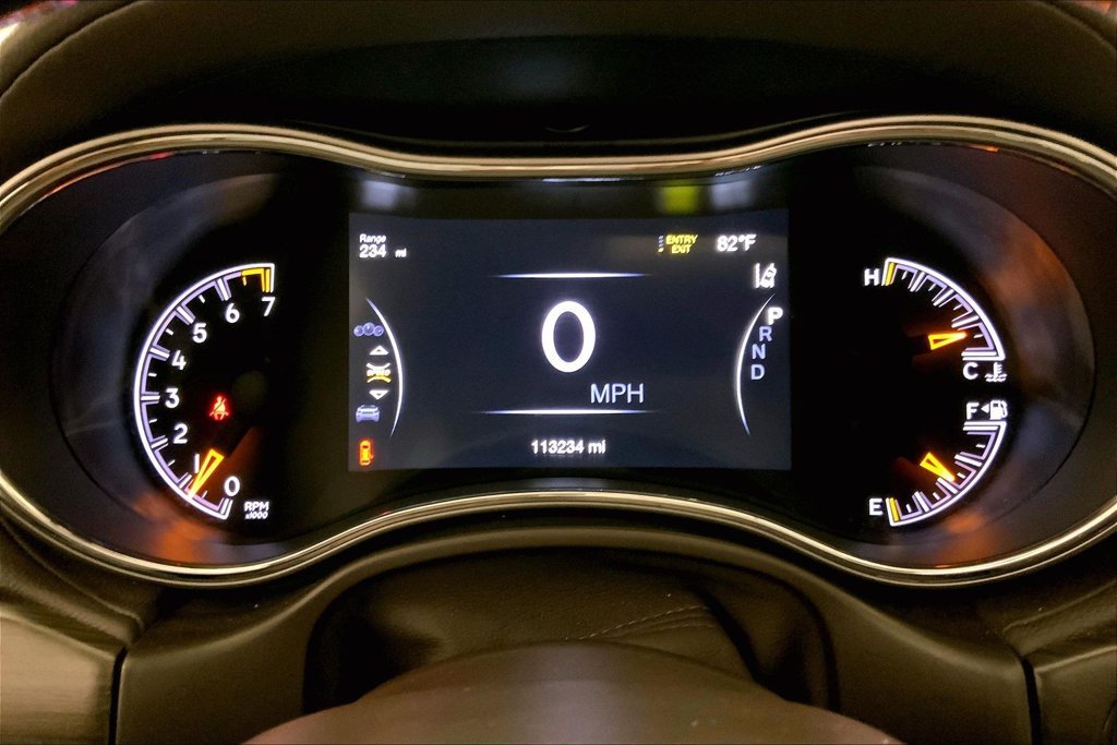Used 2018 Ivory Jeep Overland image 20