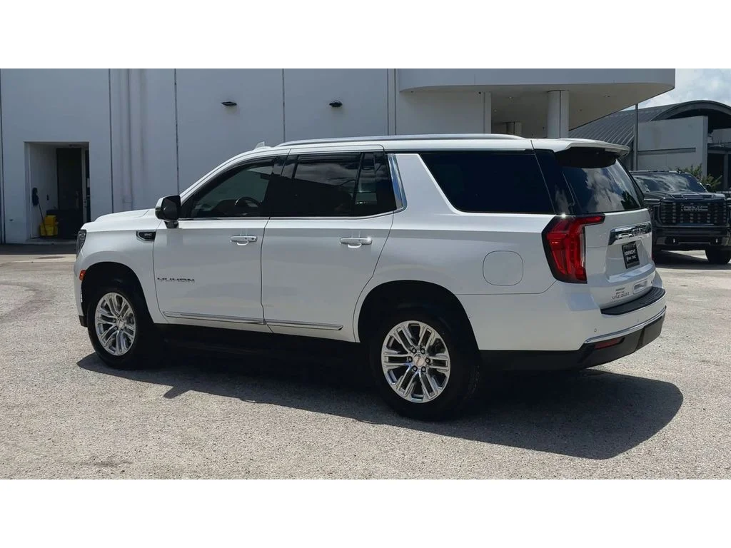 Certified Used 2022 White Frost Tricoat GMC SLT image 6