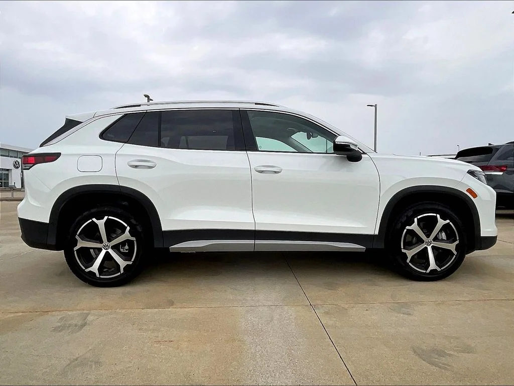 New 2026 White Volkswagen 2.0T SE image 2