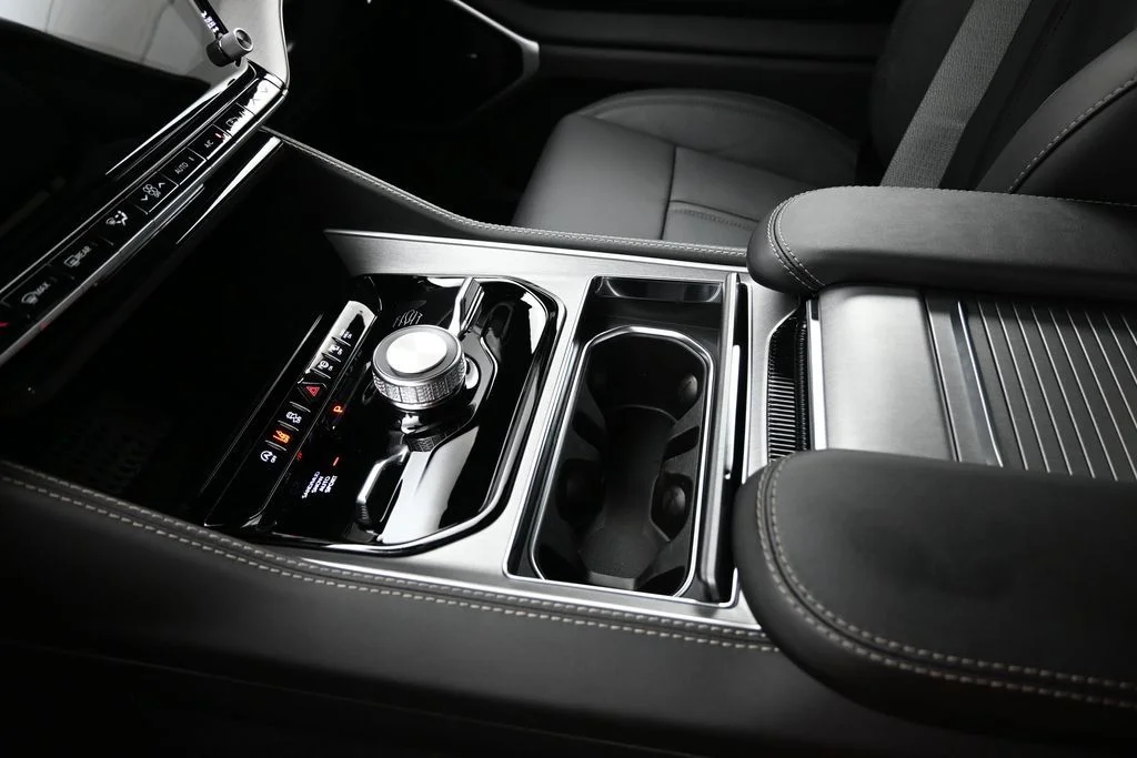 New 2026 Fathom Blue Pearl-Coat Exterior Paint (Late Availability) Jeep Limited Reserve image 18