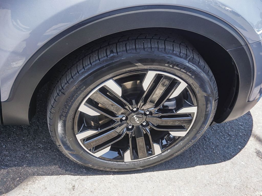 Used 2024 Silver Kia SX image 10