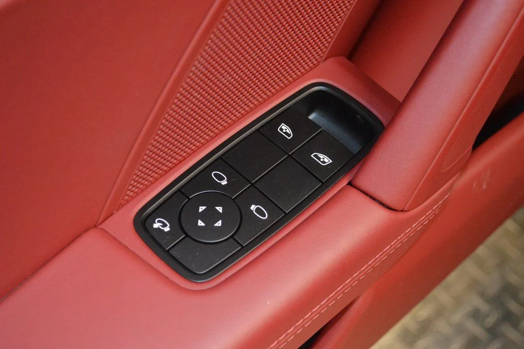 Used 2024  Porsche Carrera GTS image 18