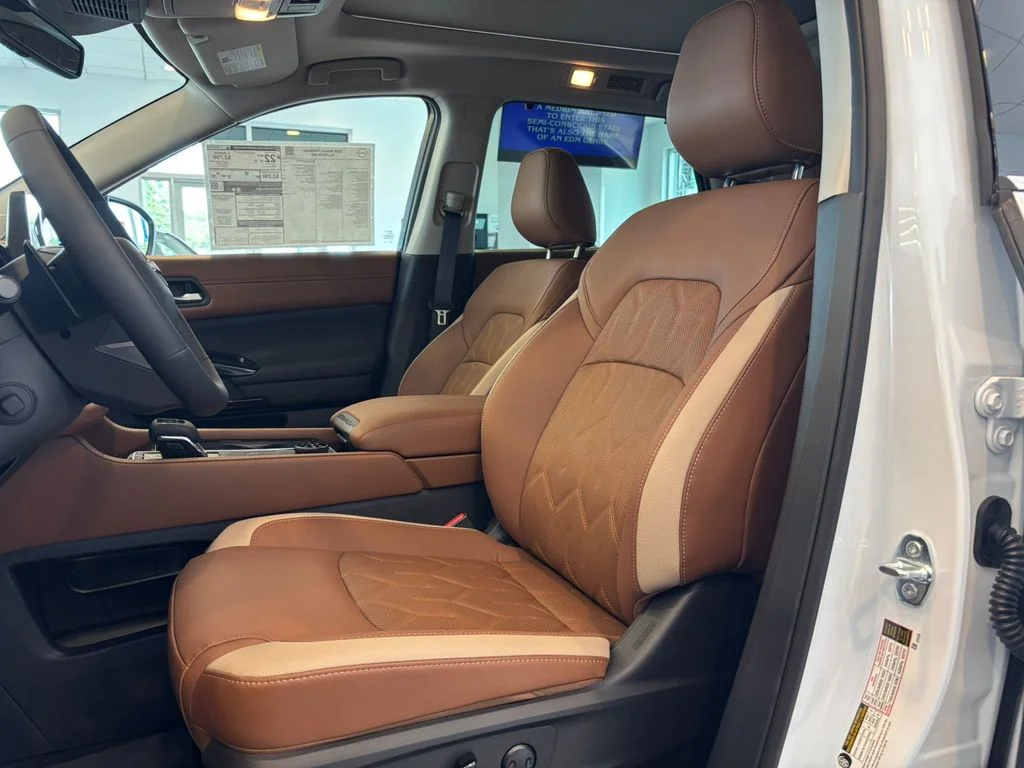 New 2026 Everest White Pearl TriCoat Nissan Platinum image 12