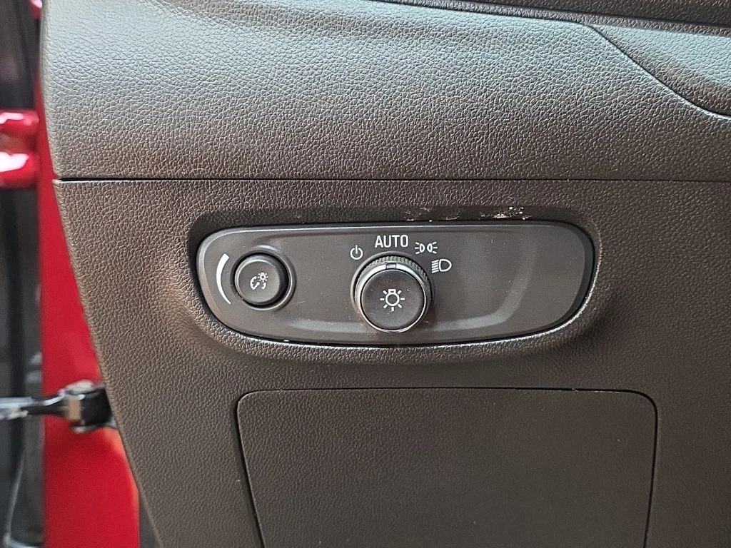 Used 2024 Red Buick Preferred image 19