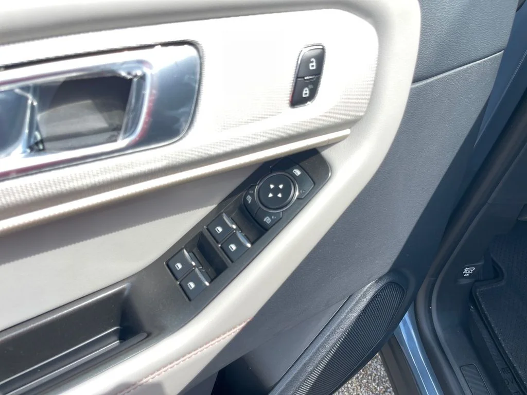 New 2026 Vapor Blue Metallic Ford Active image 5