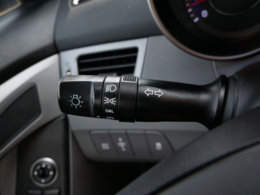 Used 2014 Gray Hyundai SE image 19