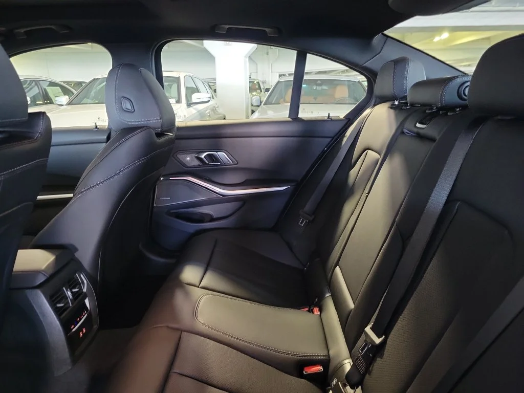 New 2026 Black Sapphire Metallic BMW 330i image 8