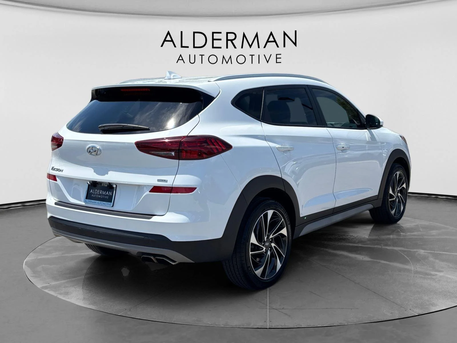 Used 2019 Dazzling White Hyundai Sport image 5