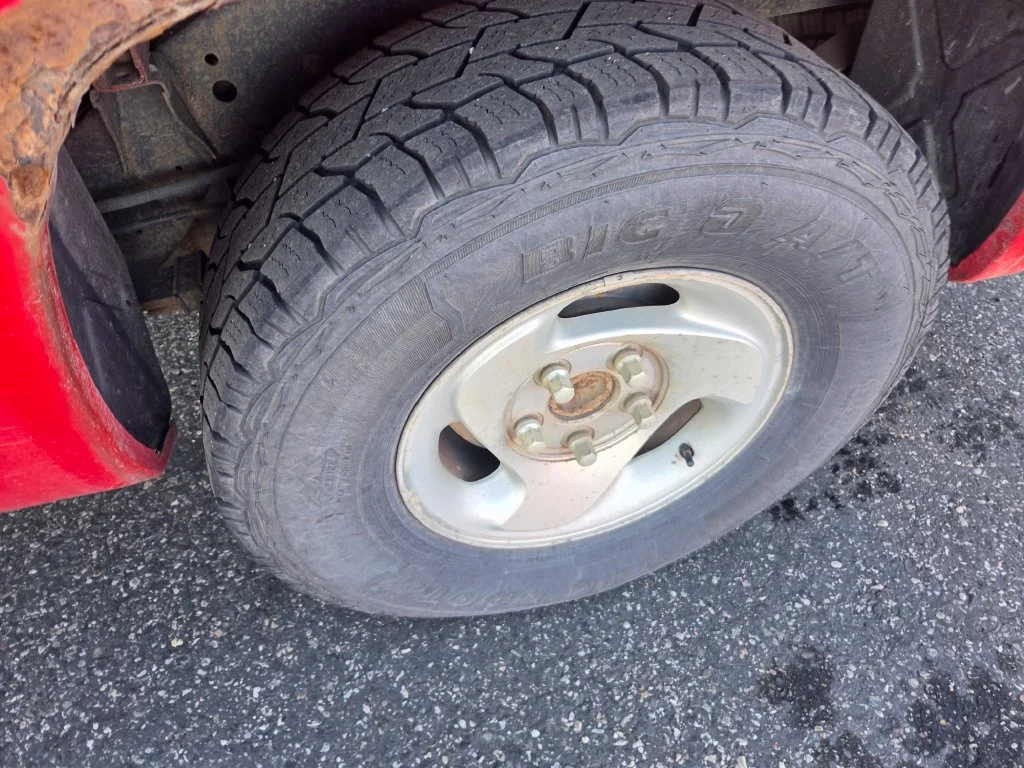 Used 2006 Red Dodge SLT image 3