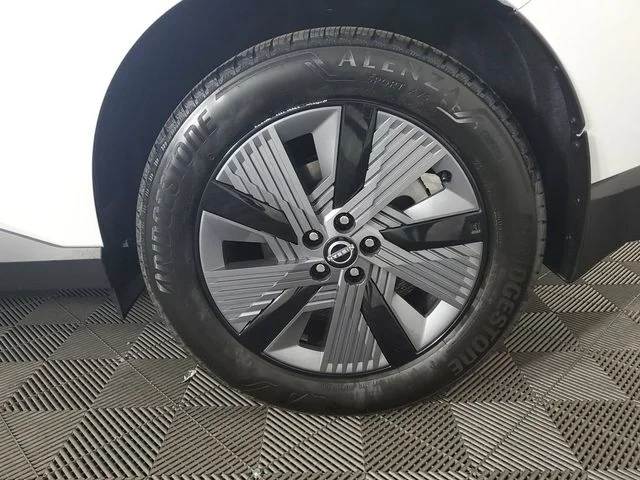 New 2025 Two-tone Everest White TriCoat / Super Black Nissan SL image 9