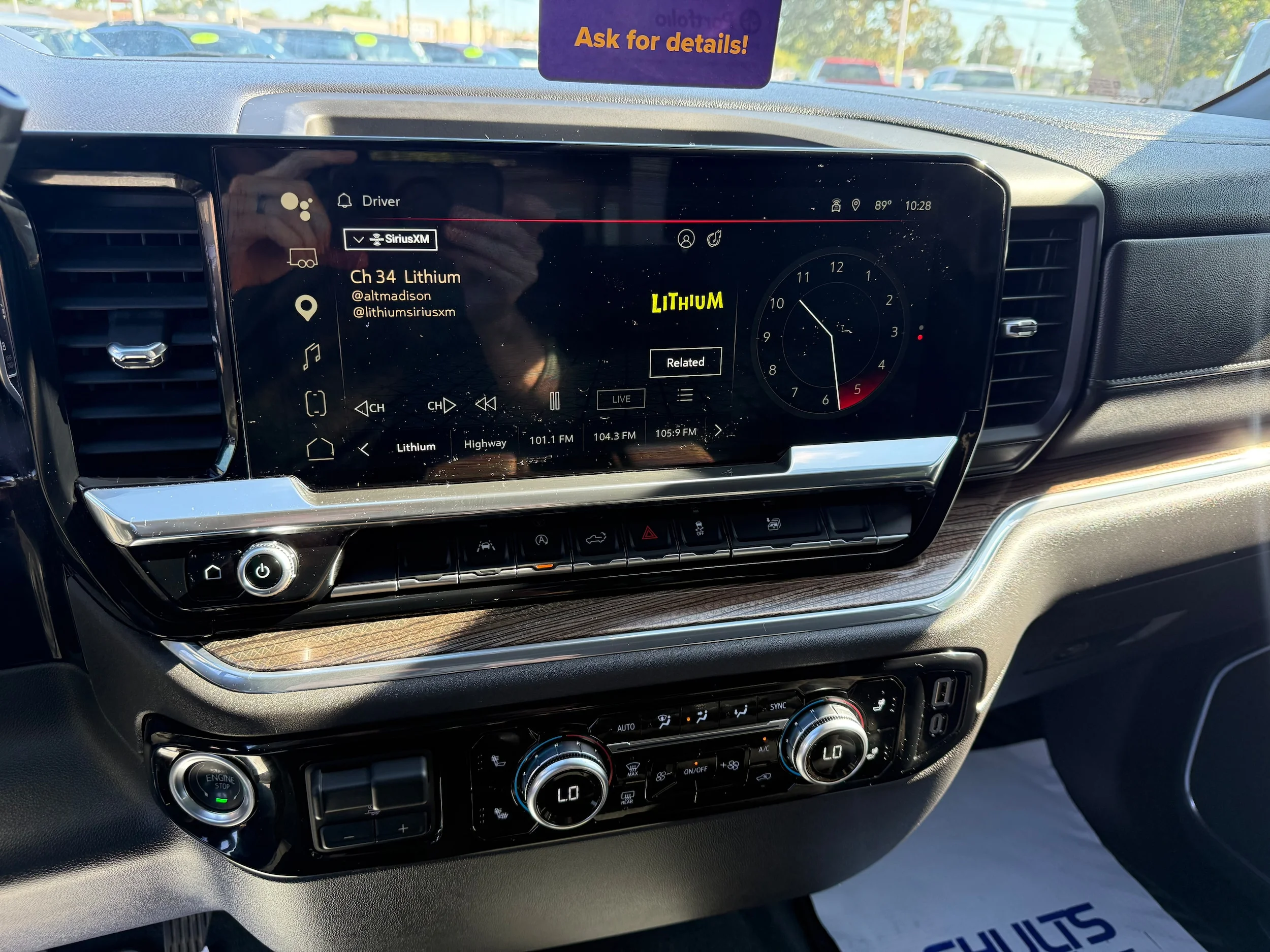 Used 2025 Summit White GMC Elevation image 17