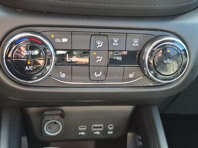Used 2021 White Chevrolet LT image 23