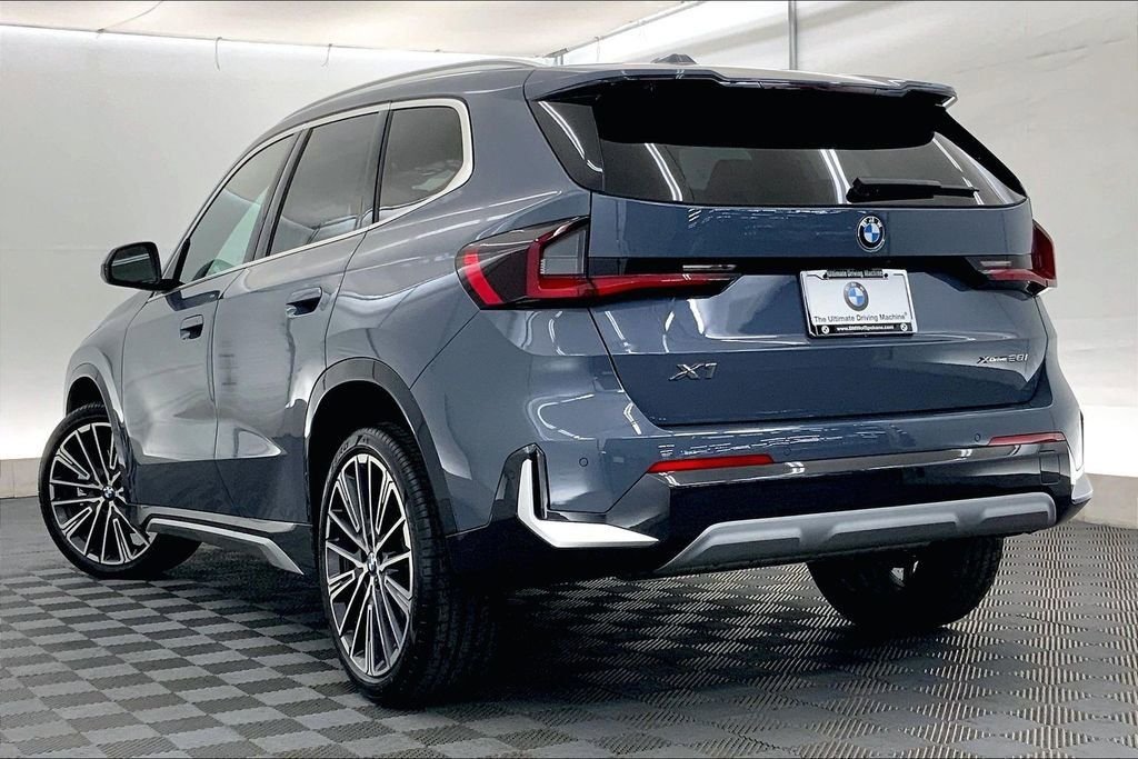 Used 2026 Storm Bay Metallic BMW xDrive28i image 5