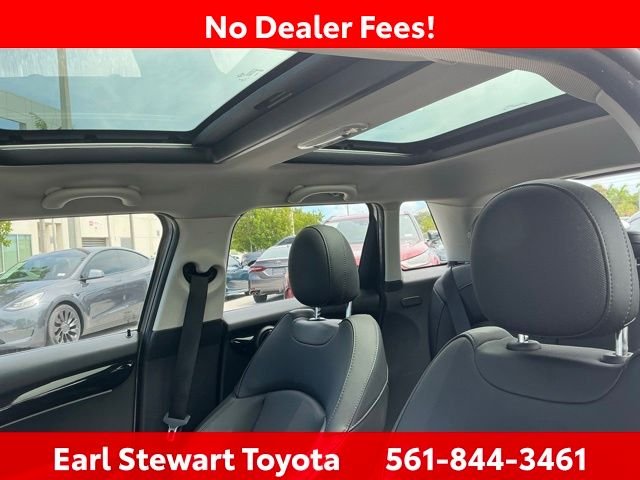 Used 2023 Gray MINI Signature image 22