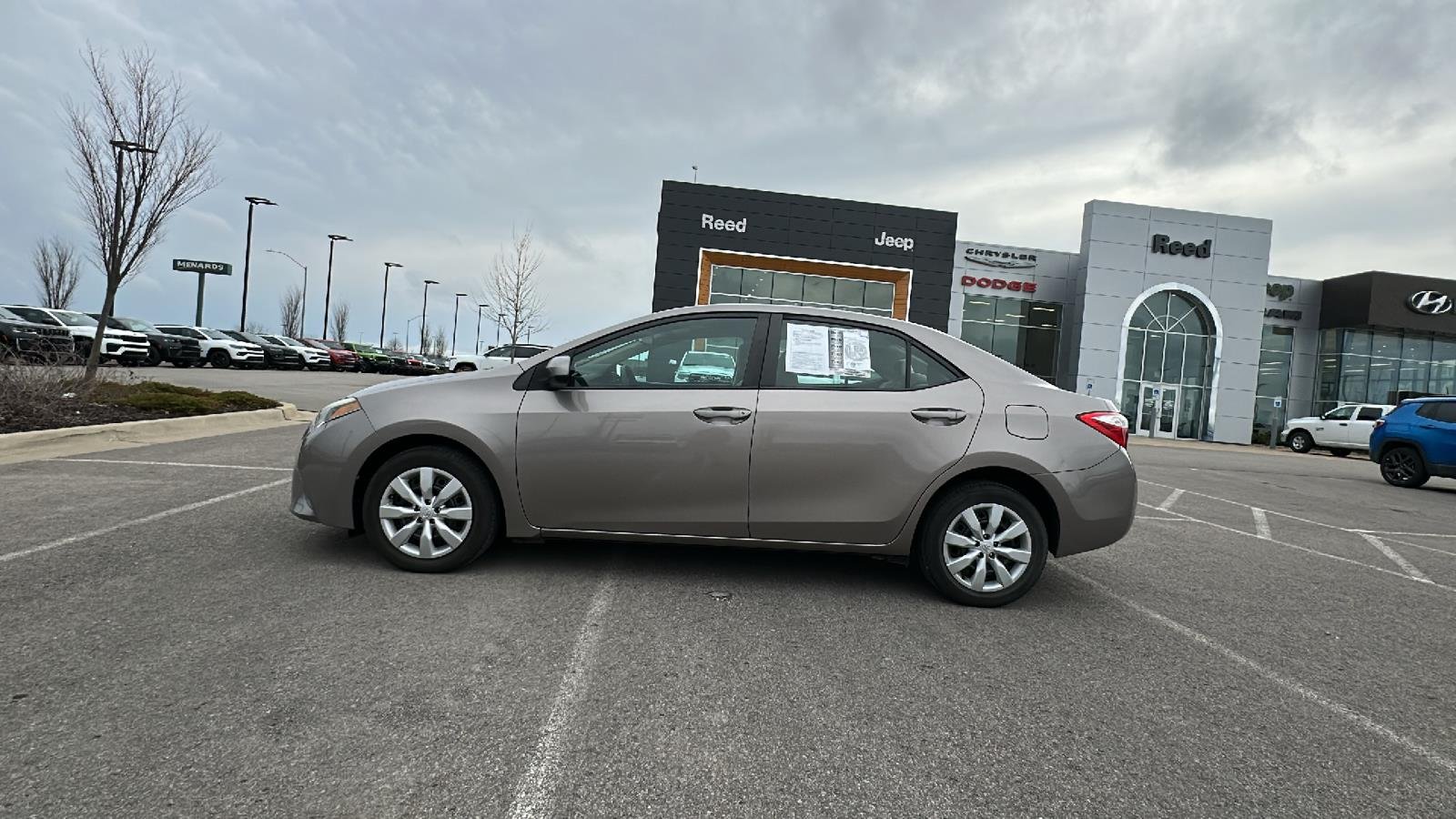Used 2016 Toyota Corolla LE with VIN 5YFBURHE5GP390272 for sale in Kansas City