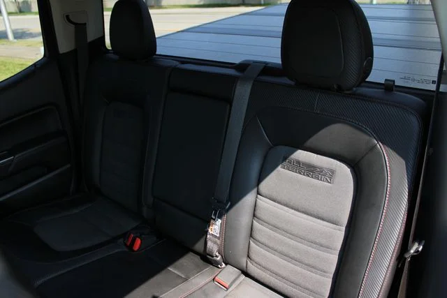 Used 2015 Black GMC SLE1 image 23