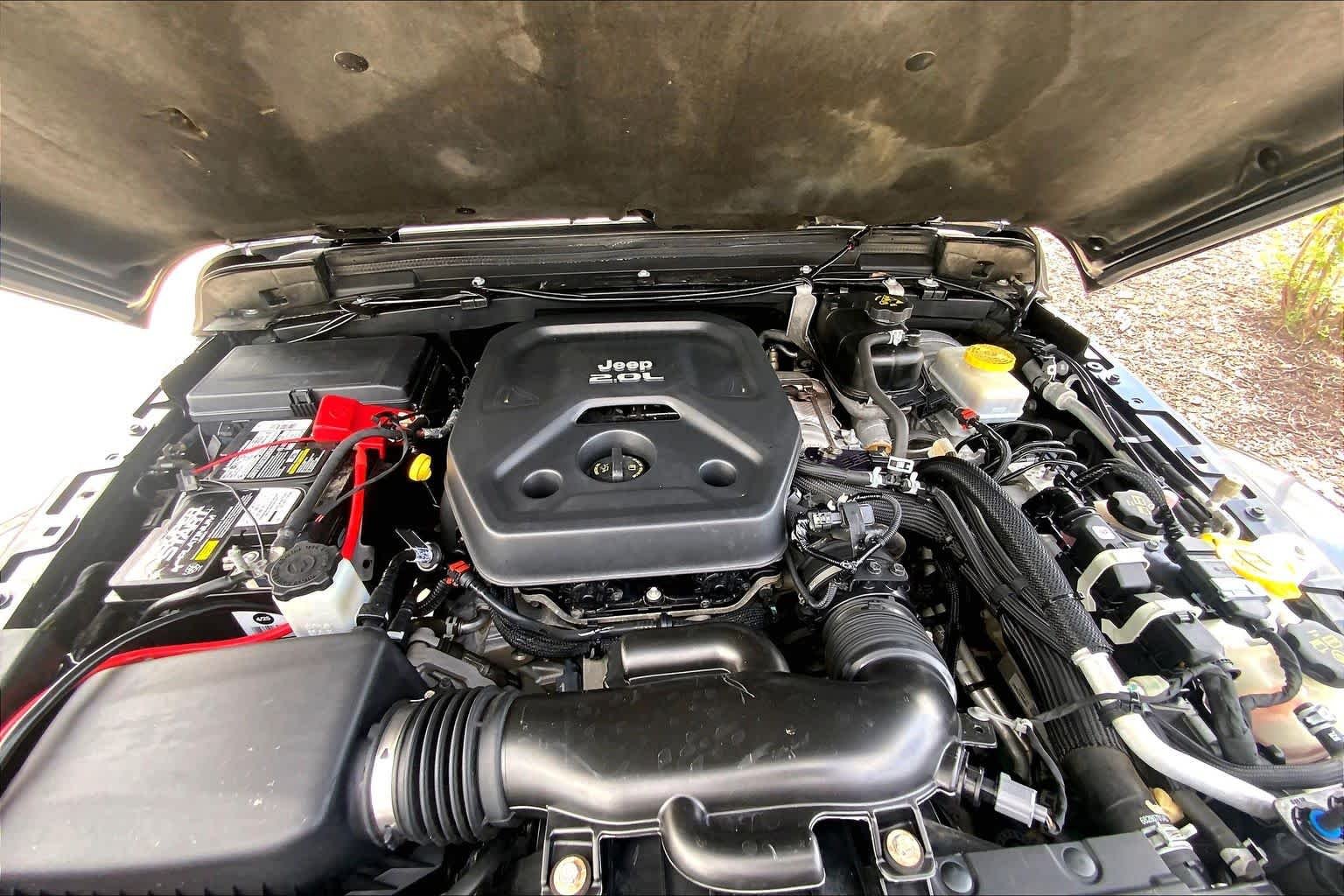 Used 2020 Black Clearcoat Jeep Sahara image 30