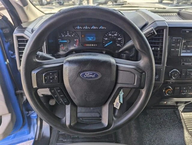Used 2018  Ford XL image 14
