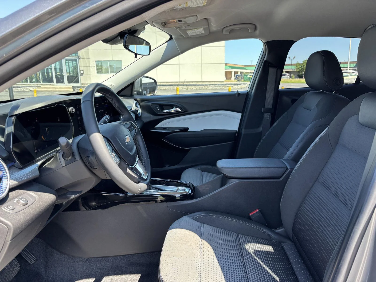 Used 2024 Sterling Gray Metallic Chevrolet LT image 27