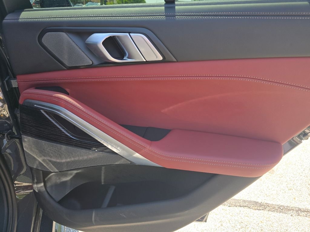 Used 2025 Gray Metallic BMW M60i image 22