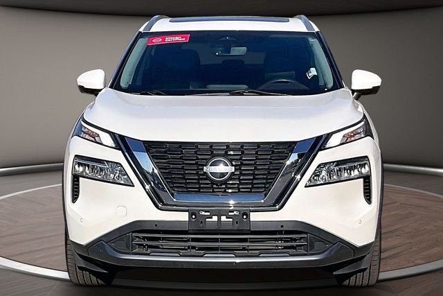 Used 2023 White Nissan SL image 3