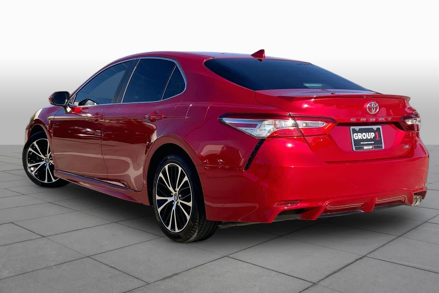 Used 2020 Supersonic Red Toyota SE image 12