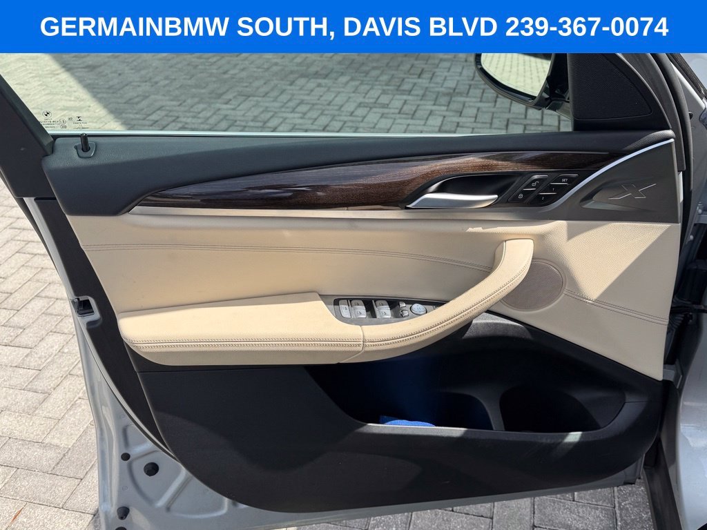 Used 2021 Glacier Silver Metallic BMW sDrive30i image 11